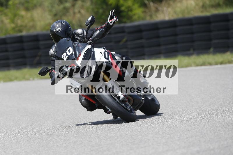 Archiv-2025/27 12.06.2025 Ducati Schweiz Trackday Warmup  ADR/gruen-vert/20